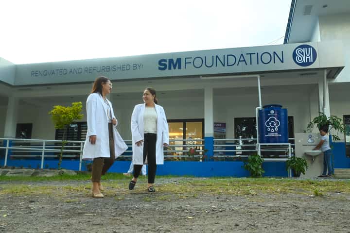 THE refurbished Polomolok East Community Clinic (center, right) in Barangay Cannery, Polomolok, South Cotabato. Children residing at the DSWD Reception and Study Center for Children in Cagayan province receive their school supplies from personnel of SM Store Tuguegarao (left).
